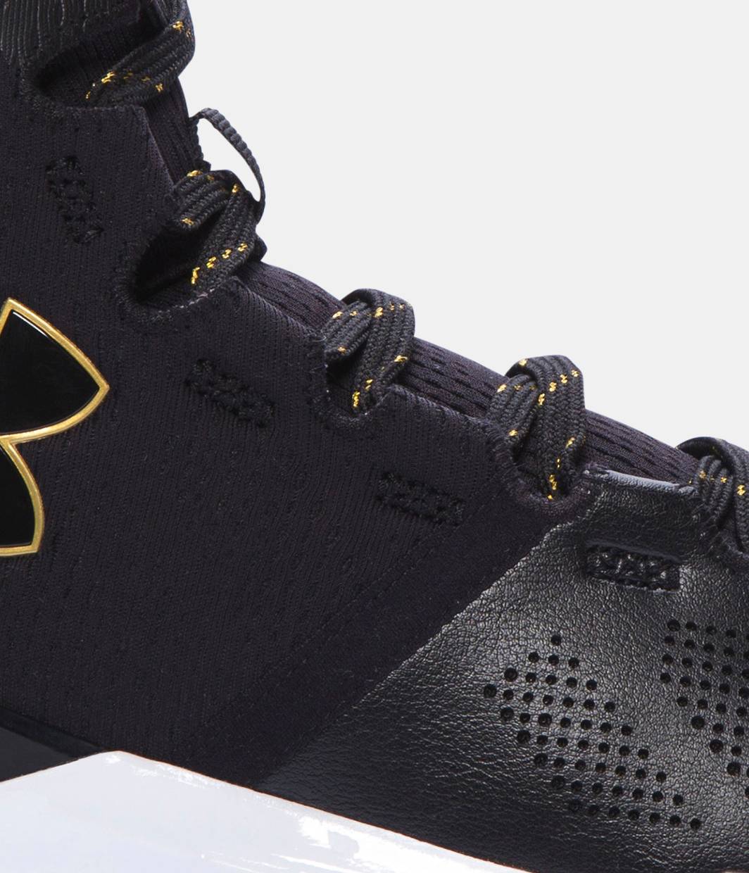 Unboxing Steph Curry's Playoff shoe, the UA Curry 2.5
