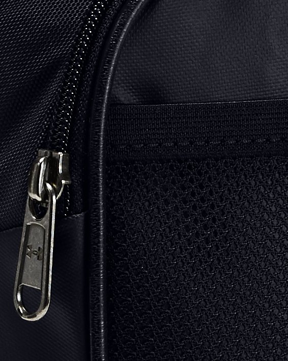 UA Undeniable 3.0小型旅行袋 in Black image number 4