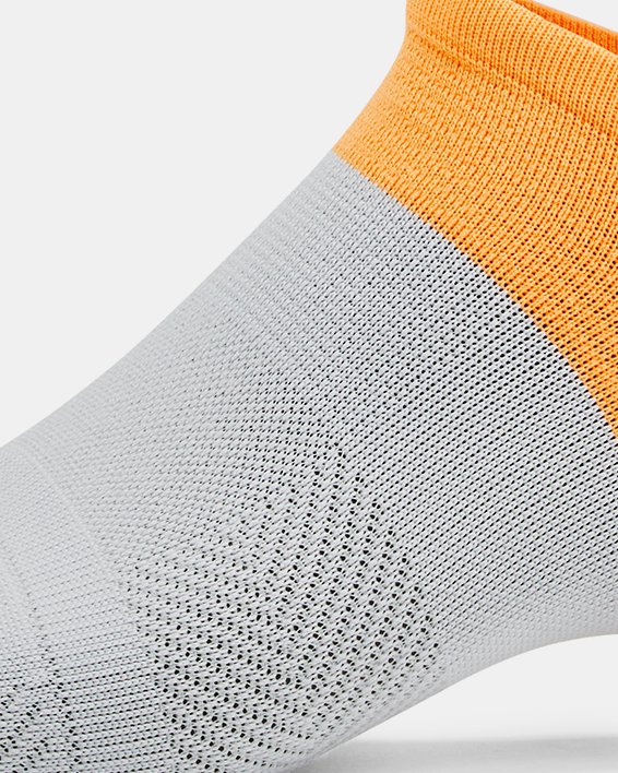 Unisex UA ArmourDry™ Run Lite 2-Pack No Show Tab Socks in Gray image number 3