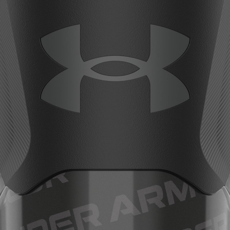 Under Armour  Playmaker Squeeze Insulated 28 oz. Water Bottle Black / Black / Black