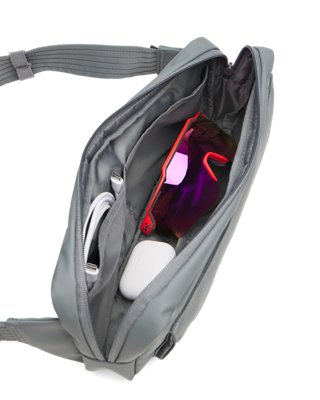 UA Triumph image number 3