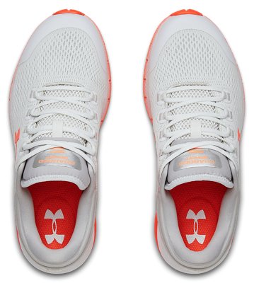 Zapatillas de Running UA Charged Bandit 5 para Mujer, White, pdpMainDesktop image number 2