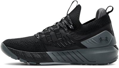 sports shoes for men price