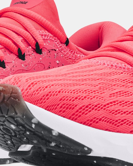 รองเท้าวิ่ง UA Charged Vantage Paint Splatter สำหรับผู้หญิง in Pink image number 3