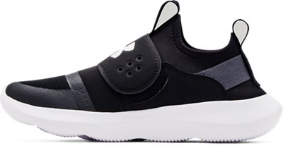 Tenis Deportivos UA Runplay para Mujer, Black, pdpMainDesktop image number 1