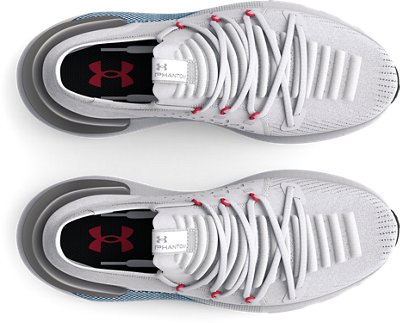 남성 UA HOVR&trade; 팬텀 3 메탈릭 러닝화 image number 2