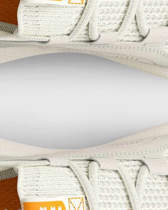 男士UA HOVR™ Phantom 3 SE Suede跑鞋 in White image number 2