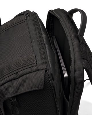 UA Triumph Utility image number 2