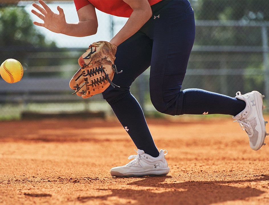 Zapatos under armour softball league discount