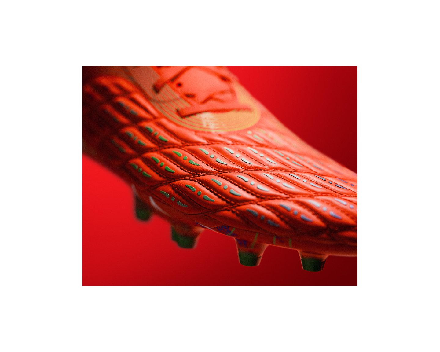 How to keep white cleats clean deals