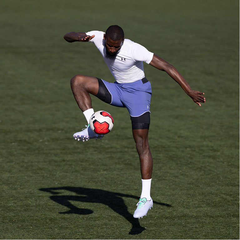 FW24_Gifting_Content_Hub_Fball_Rudiger_1_1
