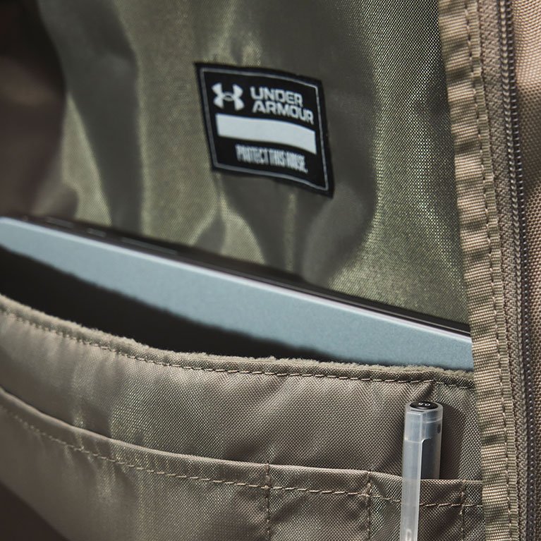 FW25_BackToSchool_Backpacks_Site_Wayfinding_Laptop_1_1