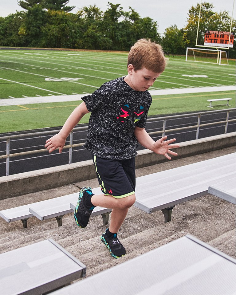 Under armour youth shoes boys 2025
