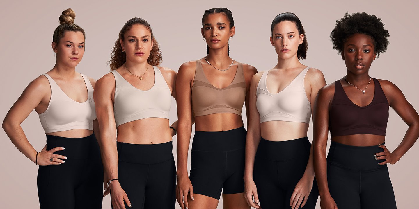 UNDER ARMOUR Sports bra SMARTFORM EVOLUTION with mesh in black