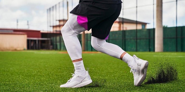 SS24_Baseball_Cleats_Position_2_1_4