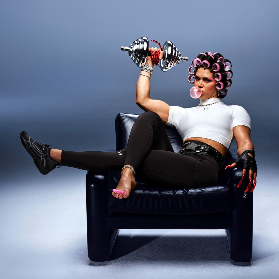 SS26_Q1_Womens_Baselayer_CLP_Hero_Weightlifter_1_1