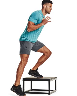 UA Vanish Woven image number 3