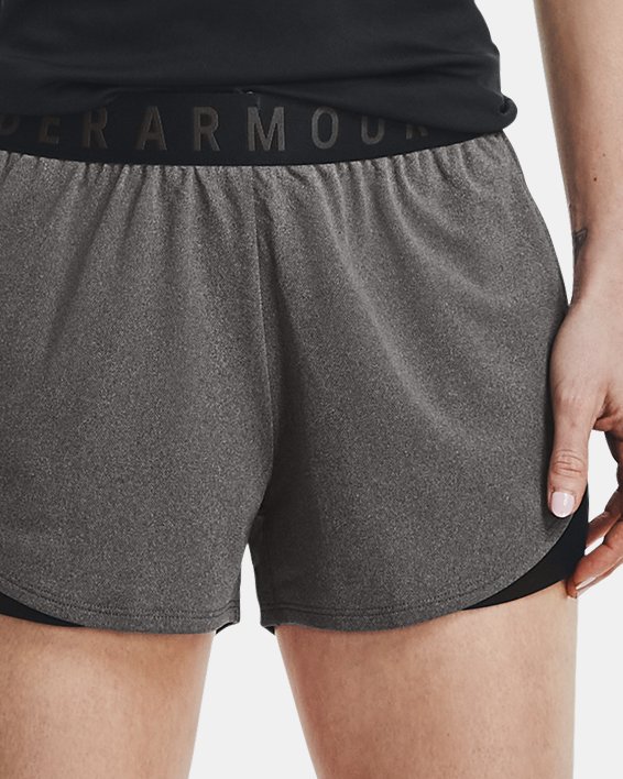 กางเกงขาสั้น UA Play Up Shorts 3.0 สำหรับผู้หญิง in Gray image number 2