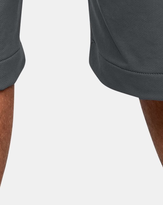 กางเกงขาสั้น UA Tech™ สำหรับผู้ชาย in Gray image number 1