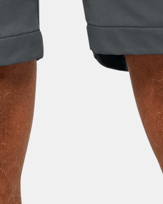 กางเกงขาสั้น UA Tech™ สำหรับผู้ชาย in Gray image number 0