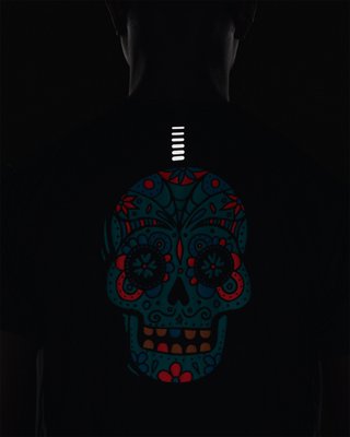 เสื้อแขนสั้น UA Speed Stride Day Of The Dead สำหรับผู้ชาย image number 4