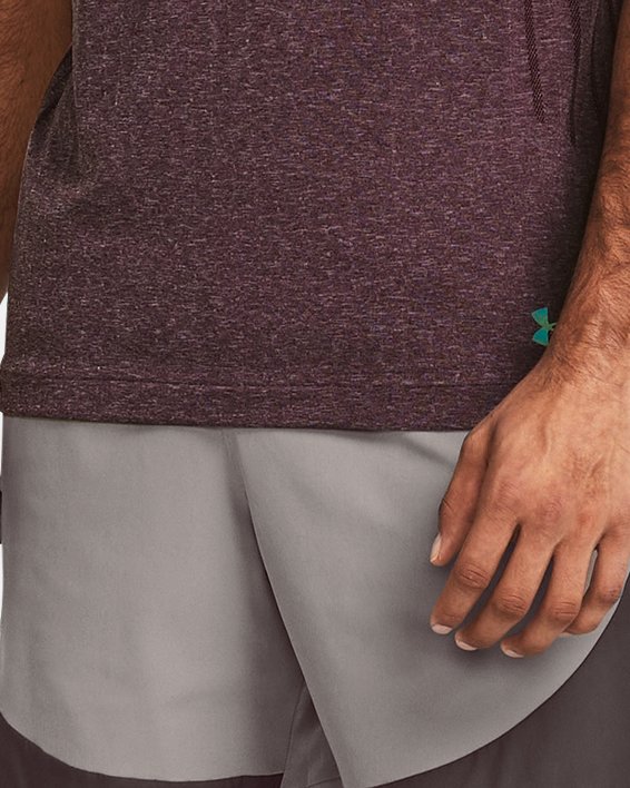 เสื้อแขนสั้น UA RUSH™ Seamless สำหรับผู้ชาย in Maroon image number 2