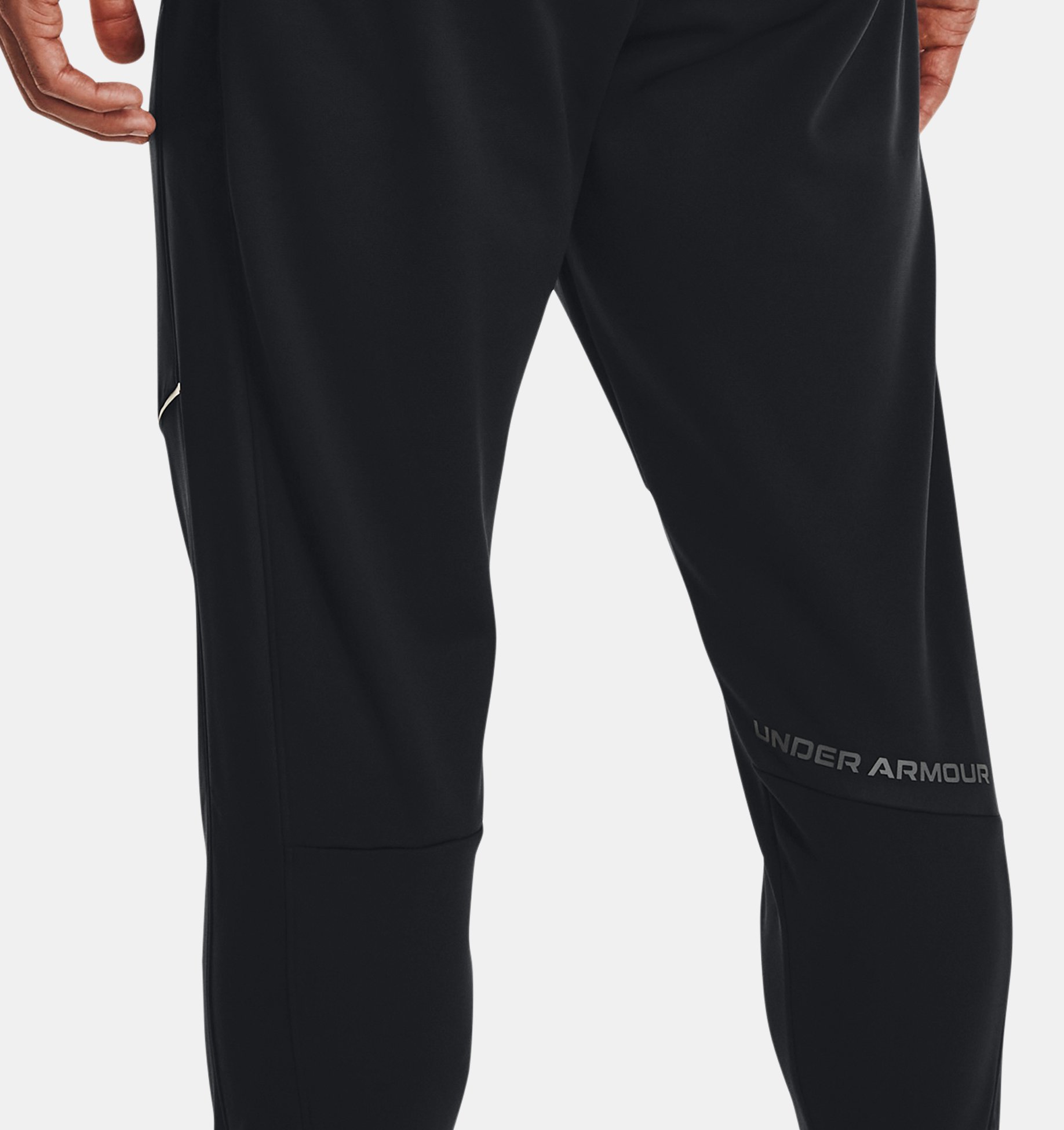 https://underarmour.scene7.com/is/image/Underarmour/V5-1373784-001_BC?rp=standard-0pad|pdpZoomDesktop&scl=0.72&fmt=jpg&qlt=85&resMode=sharp2&cache=on,on&bgc=f0f0f0&wid=1836&hei=1950&size=1500,1500