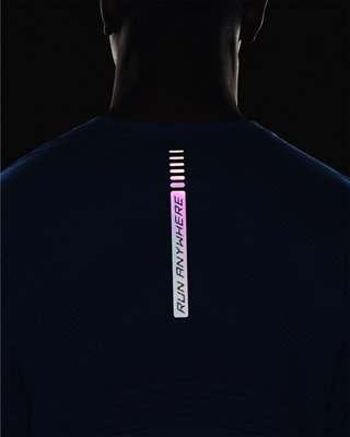 Playera manga larga UA Breeze Run Anywhere para hombre, Blue, pdpMainDesktop image number 3