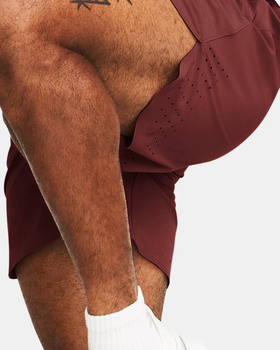 Pantalón corto tejido UA Peak para hombre, Red, pdpMainDesktop image number 2
