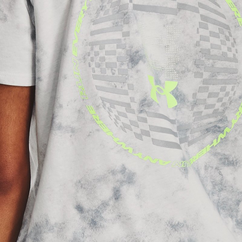 T-shirt à manches courtes Under Armour Run Anywhere Graphic pour femme Gris Mist / Harbor Bleu / Lime Surge XL