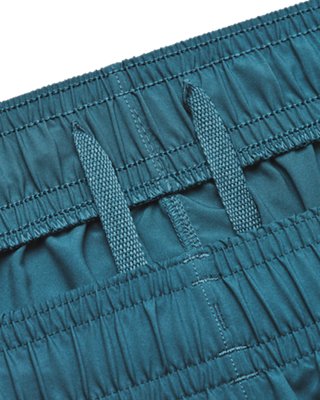 UA Tech&trade; Woven Graphic image number 4