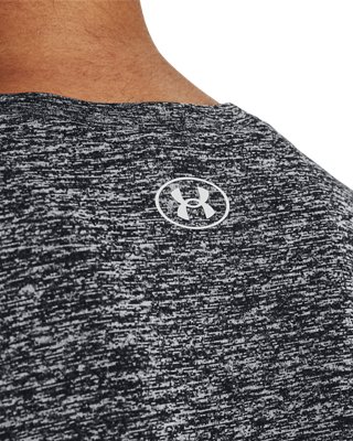 Playera manga corta UA Tech&trade; Twist Script para mujer, Black, pdpMainDesktop image number 3