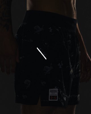 Shorts UA Run Like A&hellip; para hombre, Black, pdpMainDesktop image number 4