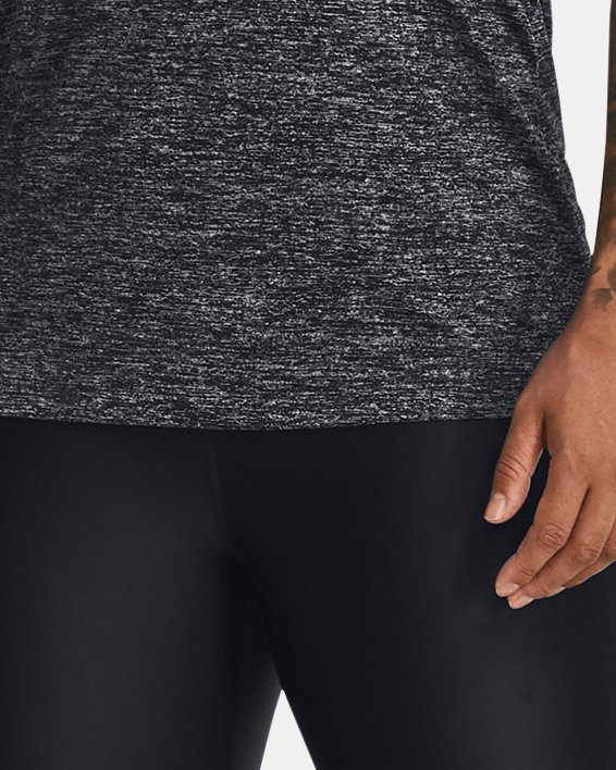 เสื้อแขนสั้น UA Tech™ Twist Graphic สำหรับผู้หญิง in Black image number 2