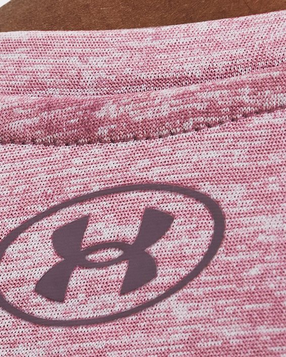 เสื้อแขนสั้น UA Tech™ Twist Graphic สำหรับผู้หญิง in Pink image number 3