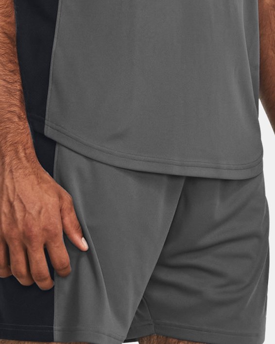Men's UA Challenger Training Short Sleeve in Gray image number 2