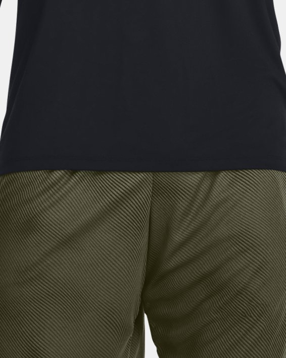 เสื้อแขนยาว UA Tech™ Print Fill สำหรับผู้ชาย in Black image number 2