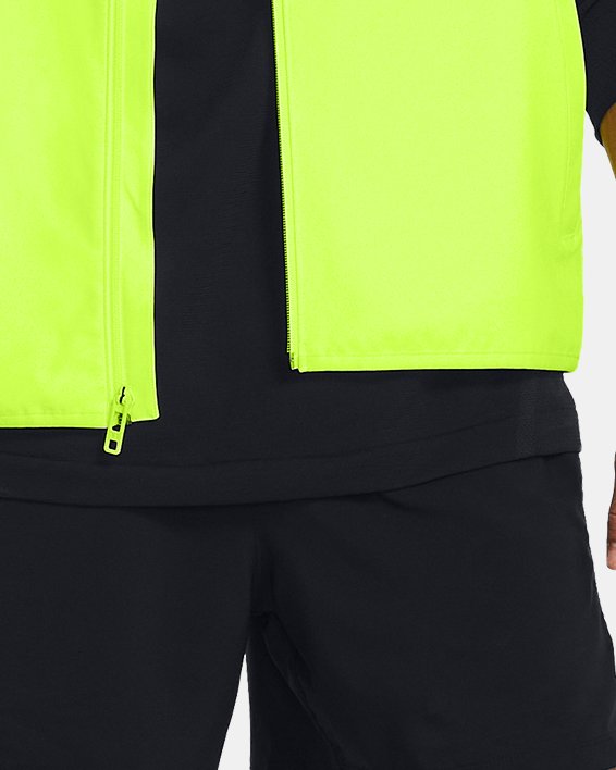 Men's UA Launch Vest, Yellow, pdpMainDesktop image number 2