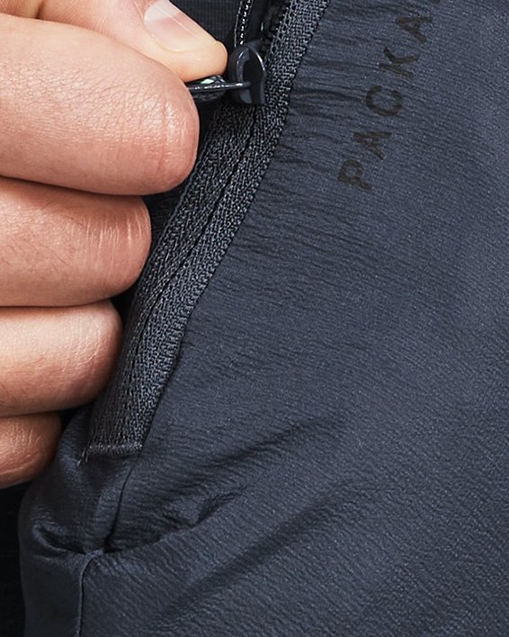 Men's UA Launch Trail Jacket, Gray, pdpMainDesktop image number 3