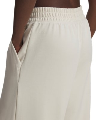 UA Meridian Lounge image number 3