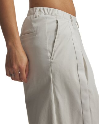 UA Unstoppable Pleated image number 3